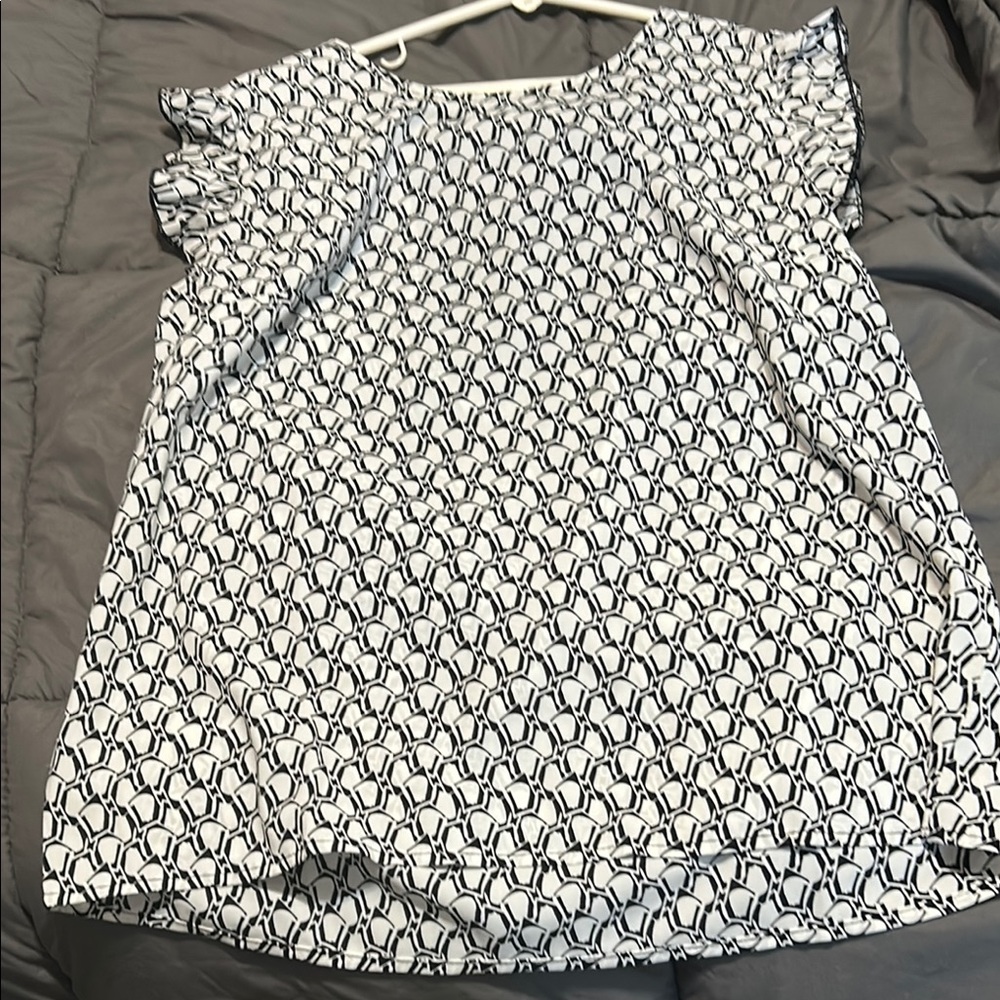 Chic Black and White Patterned Blouse